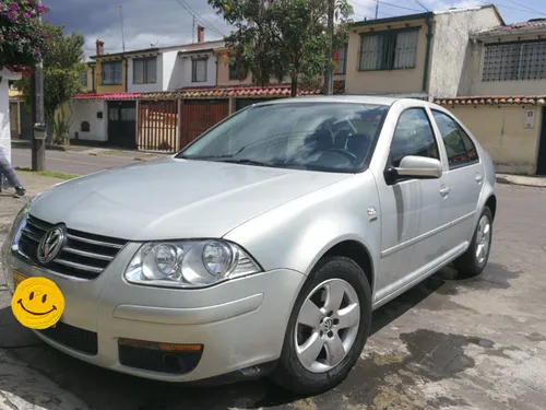  Volkswagen Jetta 2.0  2011  77.000 km  Transmisión mecánica  Excelente estado