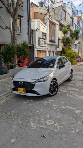 Mazda 2 Edition carbón 2026