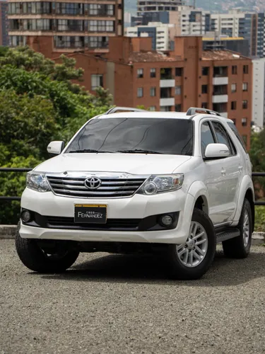 Toyota Fortuner 2.7 gasolina 4x2 Sr5 2015 