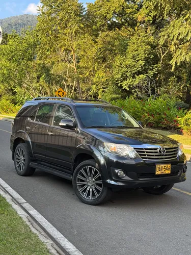 TOYOTA FORTUNER 2015