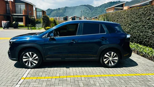 Suzuki Scross 2025 híbrida 