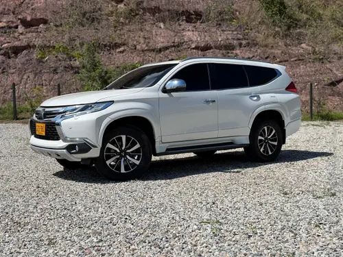 MITSUBISHI MONTERO SPORT 2.5 DIÉSEL 