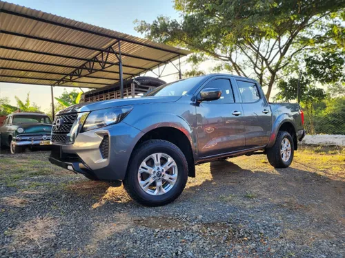 NISSAN Frontier np300 XE
