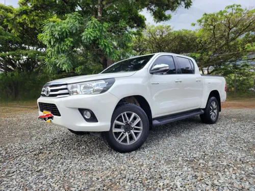 TOYOTA HILUX SRV