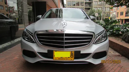 Mercedes Benz C200 Exclusive - Modelo 2017
