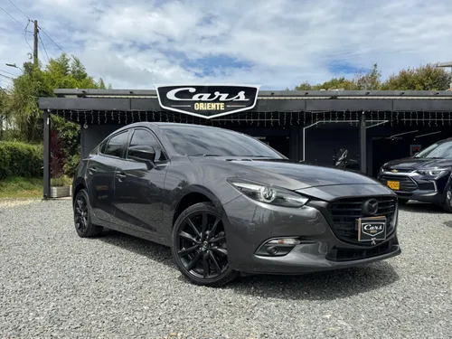 Mazda 3 Grand Touring   