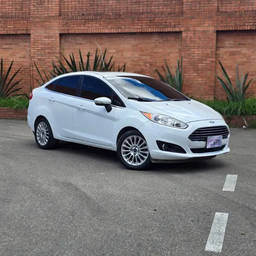 FORD FIESTA 2014 TITANIUM