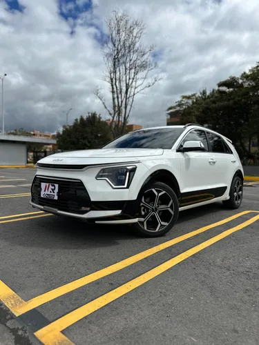 Kia Niro VIBRANT Híbrida 2025