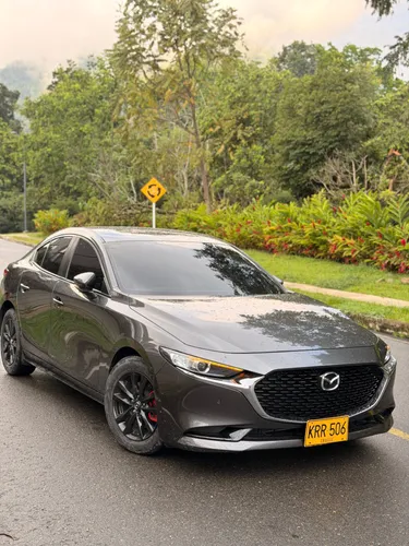 Mazda 3 Touring Híbrido 2024