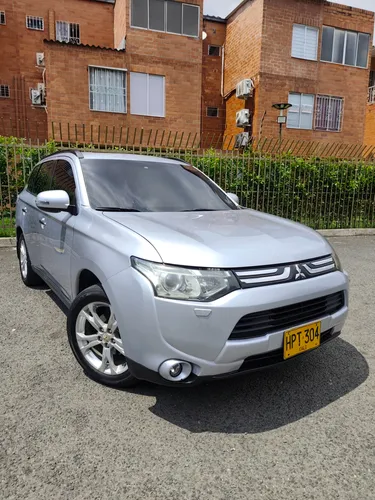 Mitsubishi Outlander 2014 7 puestos full equipo 3.0 4x4