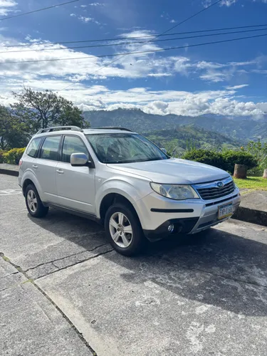 Excelente Subaru Forester 4x4 con bajo