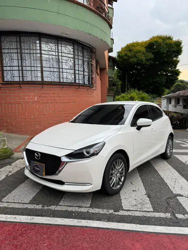 Mazda 2 Grand Touring Lx 1.5 - Automatico