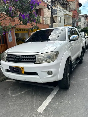 Toyota Fortuner 4X2 2.7  - Automática 2011