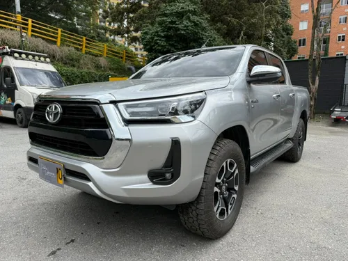 TOYOTA HILUX SRX V6 4.000CC 2023