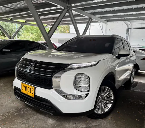 MITSUBISHI OUTLANDER 2.5L AT 2500CC 7AB 4X2