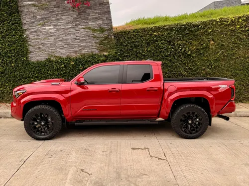 Toyota Tacoma TRD sport Híbrida 0kms 2025