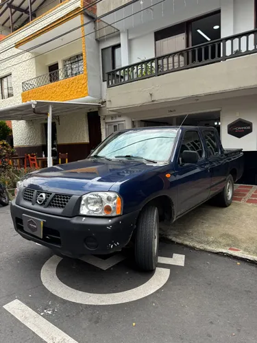 Nissan D22  NP 300 4x2 2.4 - Mecánico 2013