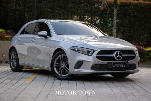 MERCEDES BENZ A200 2020