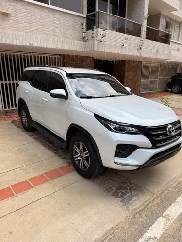 Toyota Fortuner SR 2023 24