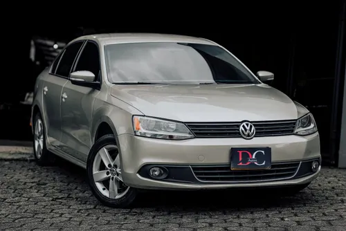 Volkswagen New Jetta Comfortline MT 2014