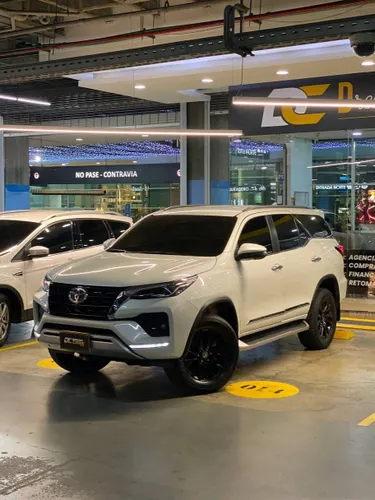 TOYOTA FORTUNER SRV V6 2022