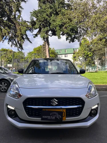 SUZUKI SWIFT HYBRID BITONO  - 2022 - BOGOTÁ 