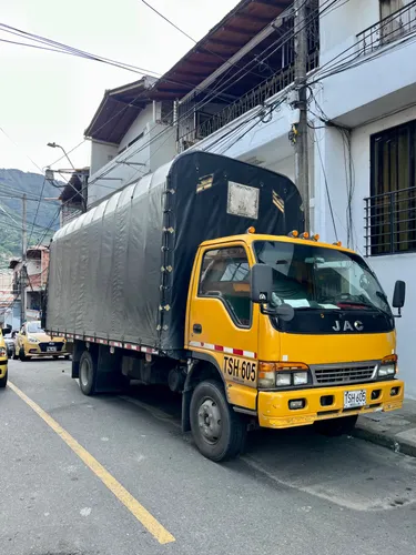 CAMIÓN JAC ESTACAS 2009 DIÉSEL TRASPASO AL DIA