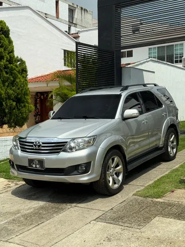  Toyota Fortuner SR5 Blindaje 3 