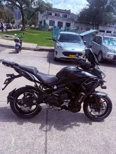 Hermosa Versys 650 modelo 2023 matriculada en 2024 con 18mil km.