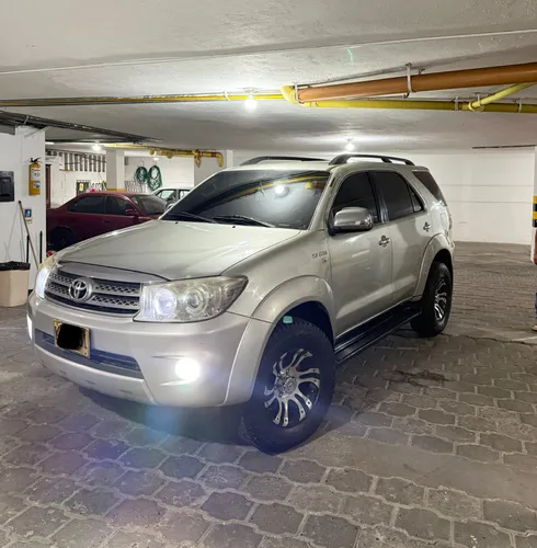Toyota Fortuner 2011 Urbana