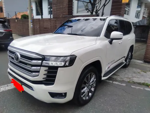 TOYOTA LC300 GXR MODELO 2023 BLINDADA
