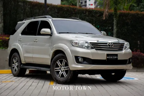 TOYOTA FORTUNER 2.7 4X2 2014