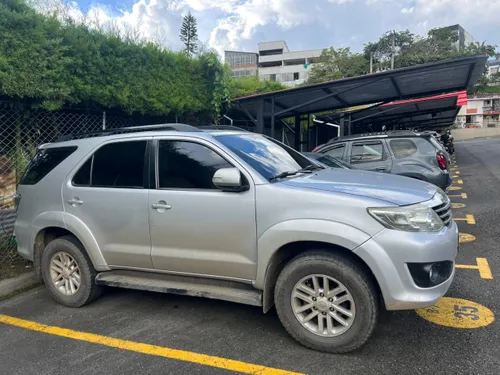 Toyota Fortuner 2013 4x4 