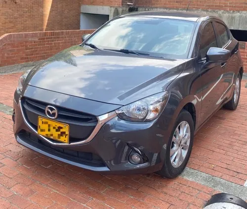 Mazda 2 Touring Automatico 