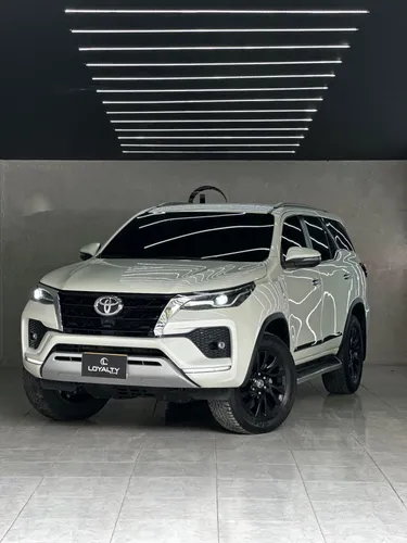 Toyota Fortuner SRV 4x4