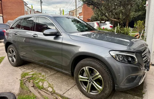 MERCEDES BENZ GLC250 con 1.000 Km 2019