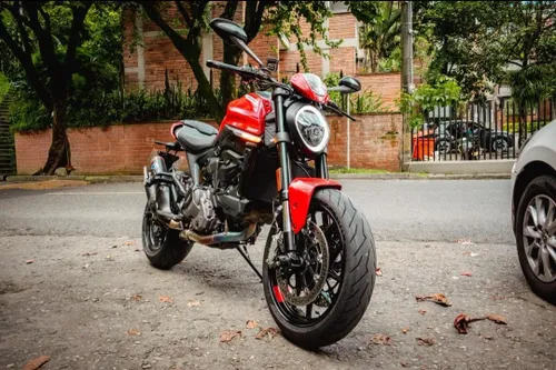 Ducati Monster Plus 2024