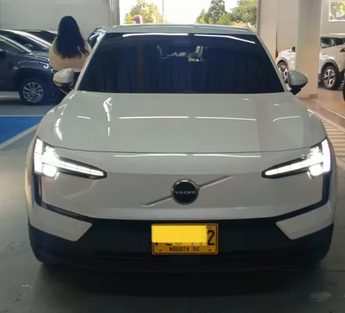 VENDO VOLVO EX 30  2025 CORE E60 RANGO EXTENDIDO 476KM