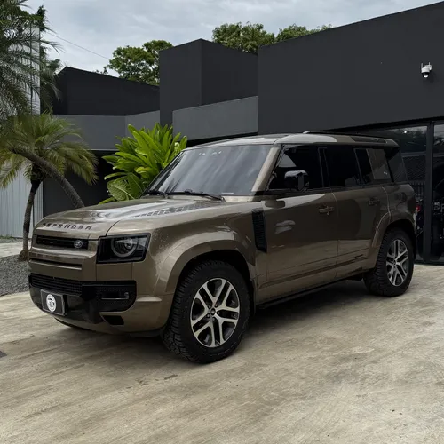 Land Rover Defender 110XS 2023