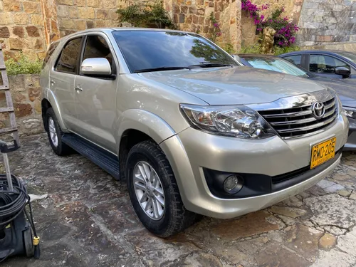Toyota fortuner 2.7 automática 2012