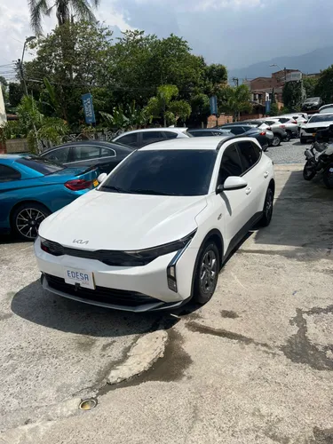 KIA K3 CROSS VIBRANT 2025