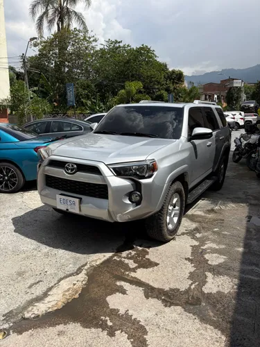 TOYOTA 4RUNNER SR5 2020