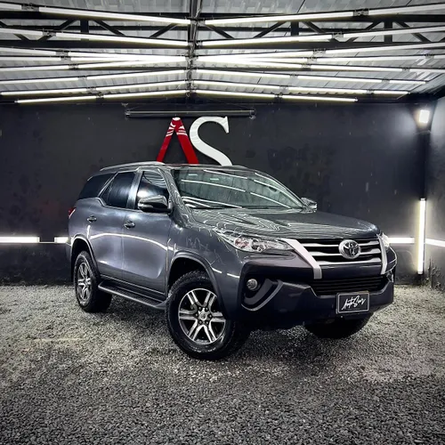 TOYOTA FORTUNER SW4 GRIS 2.7 2018 AT