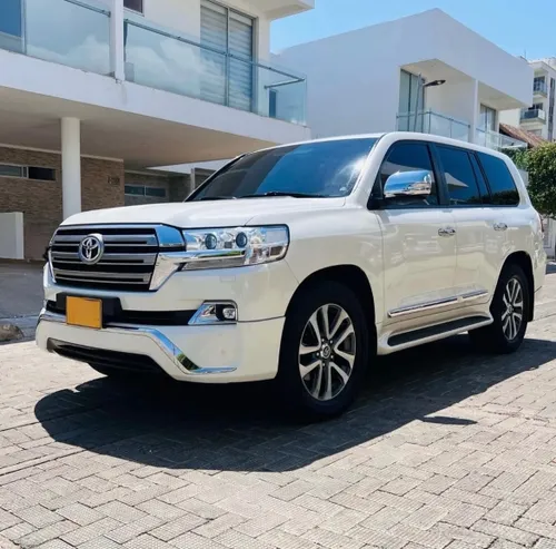 Toyota Lc200 Sahara GXR 2017 