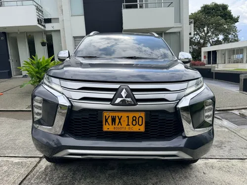 MITSUBISHI MONTERO SPORT AT 2022 4x2 3.0 CC GASOLINA 