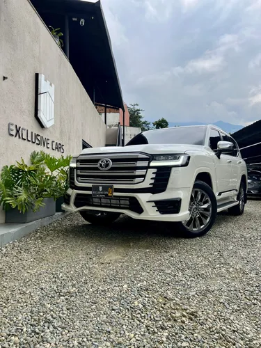TOYOTA LAND CRUISER 300 VX-R 2024