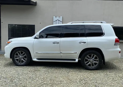 LEXUS LX 570 2013