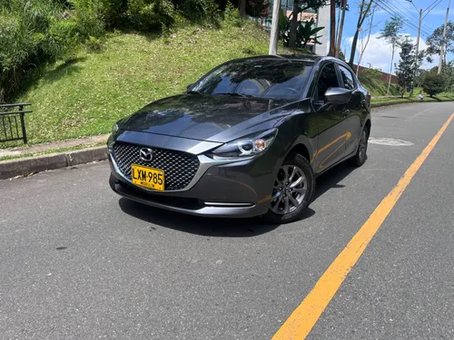 Mazda 2 sedan Touring 2024