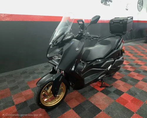 YAMAHA XMAX 300 2024