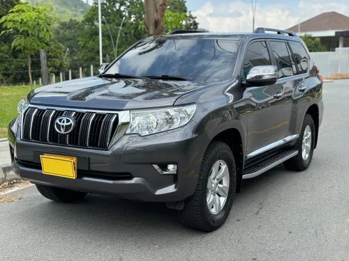 TOYOTA PRADO TXL 2022  2.8 DIÉSEL  4x4  BLINDAJE 2